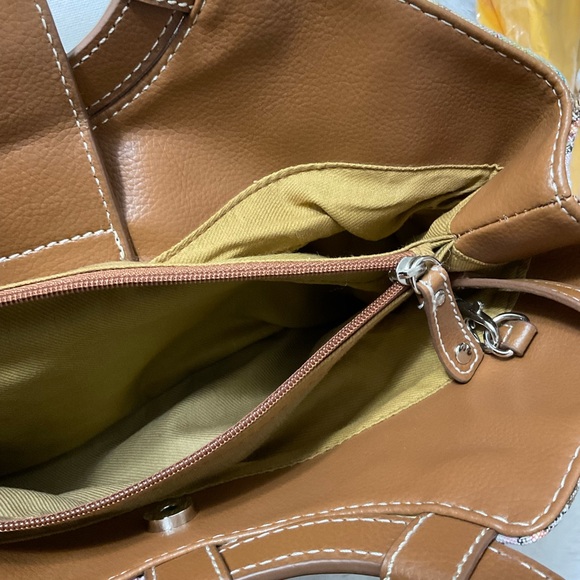 G.H.Bass & Co. Bag/Purse - Picture 3 of 6